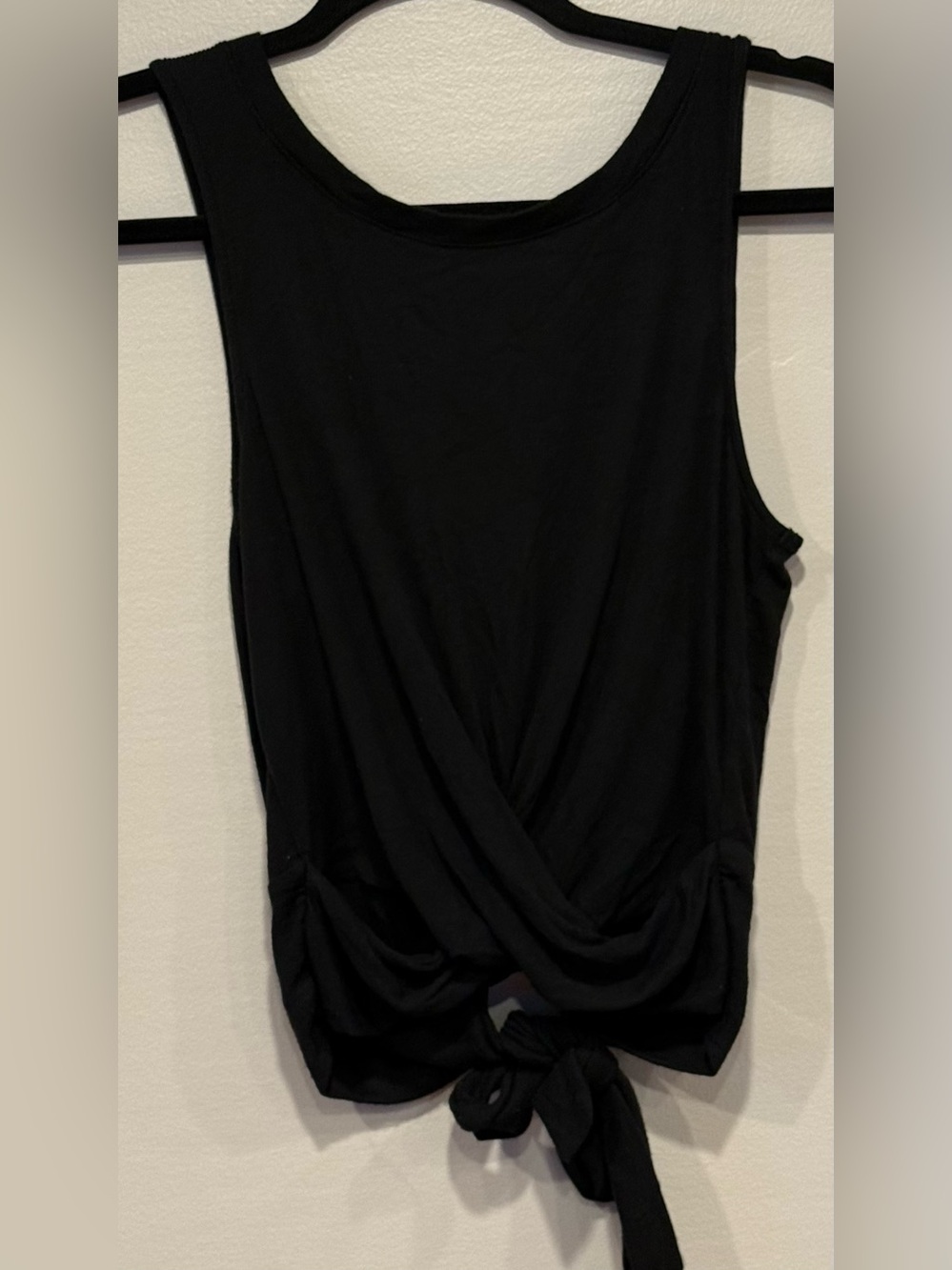 Victoria's Secret Women's Black Tie-Knot Hem Tank Top Size Medium
